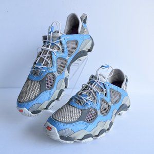 new balance women's 720 v1 sneaker